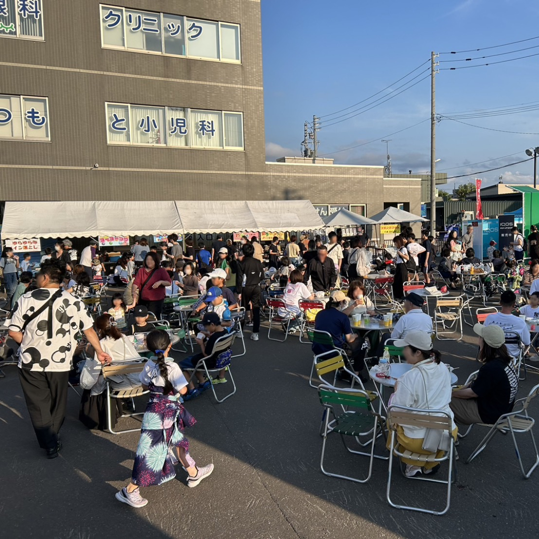 にぎわうお祭り会場